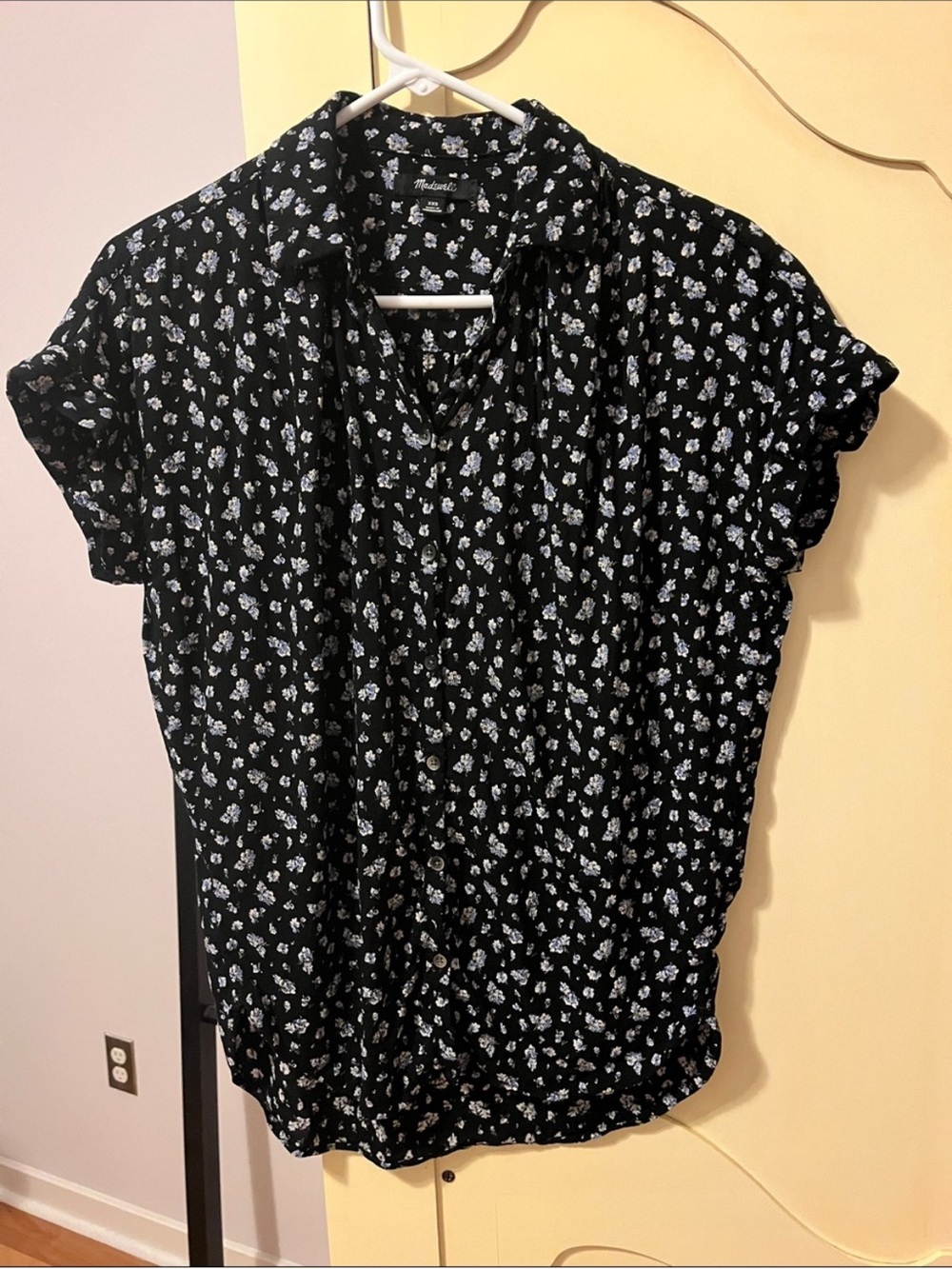 Madewell Black Short-Sleeve Floral Button-Up Shirt